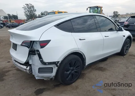 2025 Tesla Model Y Long Range Dual Motor Rear-Wheel Drive z USA, uszkodzony, nr VIN 7SAYGDED7SF229073